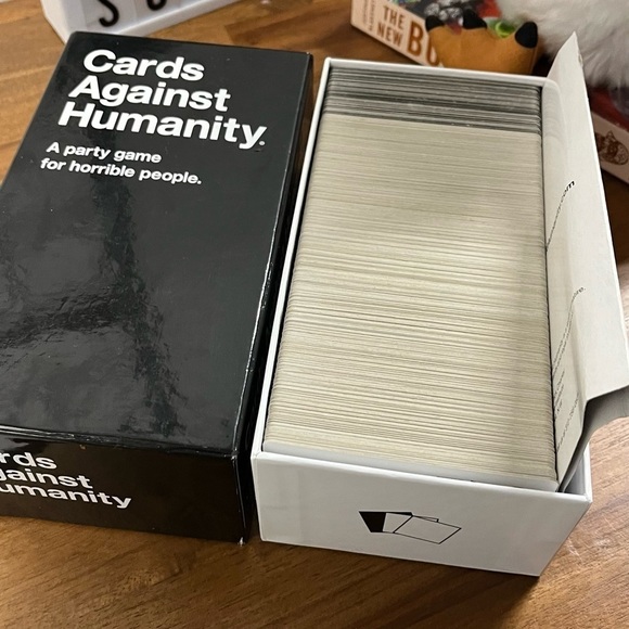 Cards Against Humanity - Picture 3 of 3